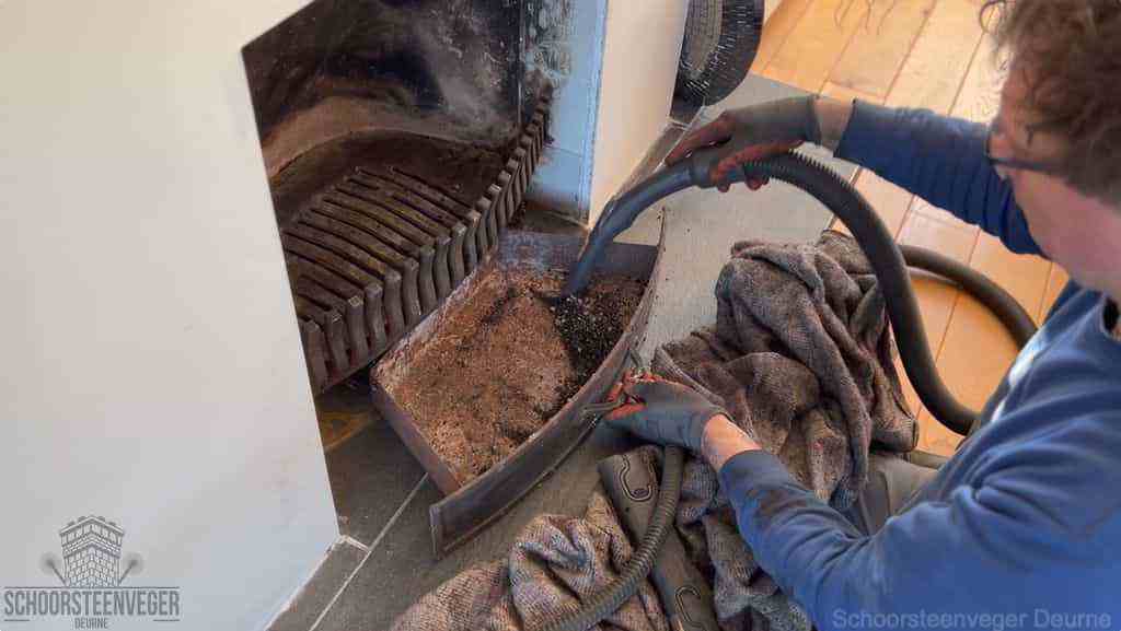 Prijs schoorsteenvegen Deurne schouw reinigen Prijs schoorsteenvegen Deurne schouw reinigen